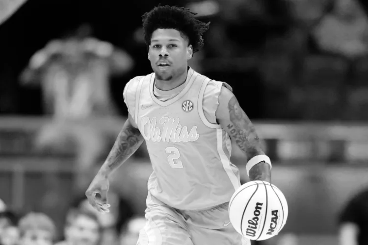 Injunction may give '22 hoop class another chance